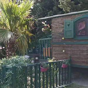 Chalet Roulotte Des Alpilles, Maussane-les-Alpilles